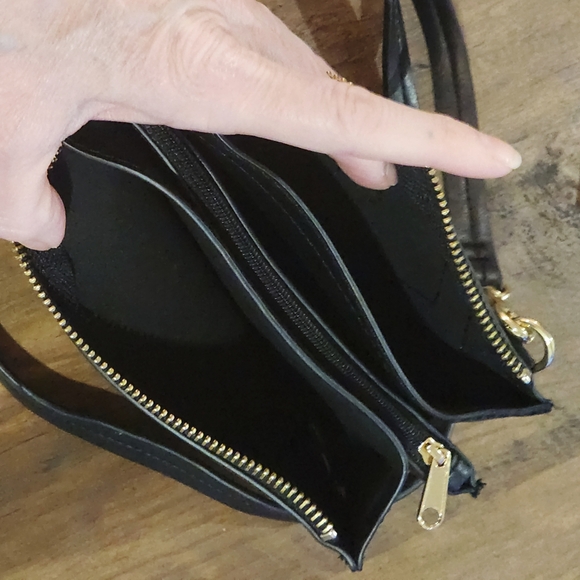 Chevron Embossed Black Rectangular Crossbody Bag / Wallet with Removable Strap - Picture 4 of 5